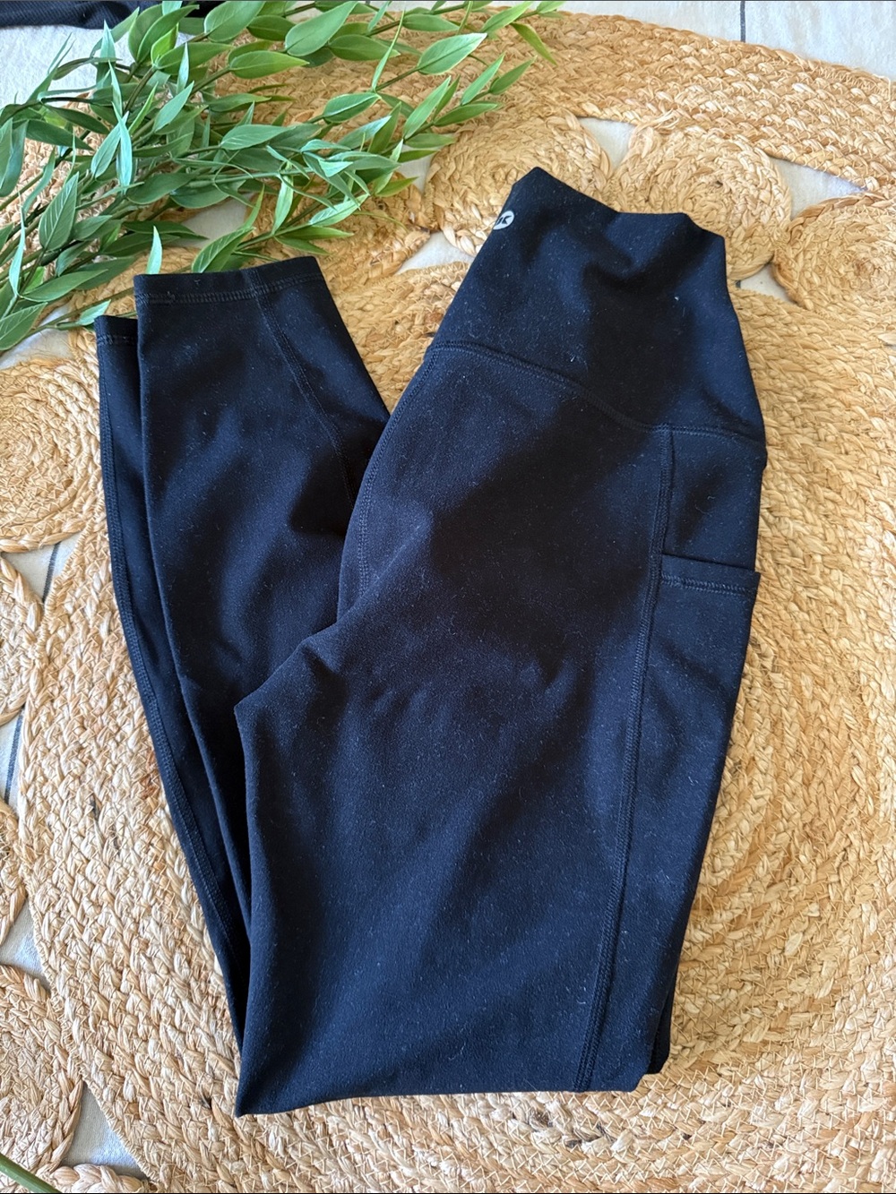 Rebook Inseam 28 Black High-Waist Athletic Leggings. S
